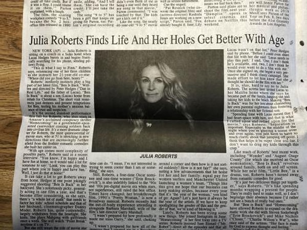1. "Julia Roberts Finds Life And Her Holes Get Better With Age",- пишет издание