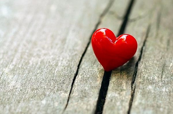 Вы всегда будете окружены заботой, но не вступите в серьезные отношения.