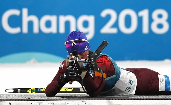 1. В каком году биатлон был включен в программу зимних Олимпийских игр?