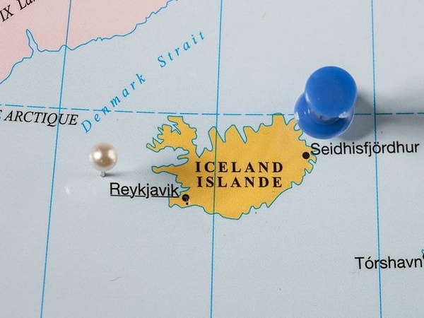 1. Исландия покрыта льдом. Правда или ложь?