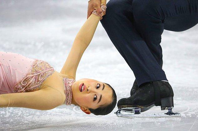 Kış Olimpiyatları sırasında Japonyalı Miu Suzaki ve Ryuichi Kihara.