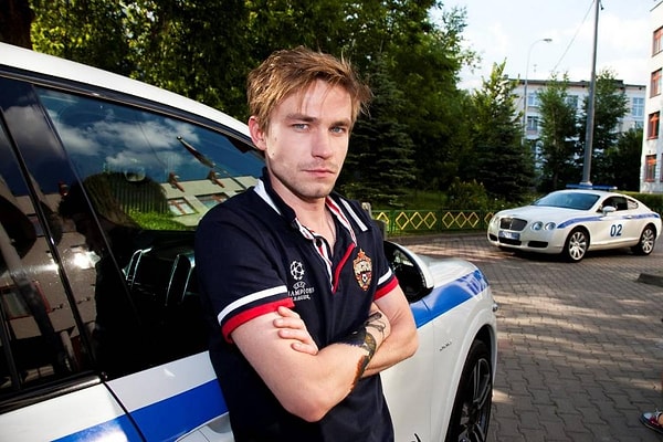 2. Как по-вашему, кто такой Гриша Измайлов?