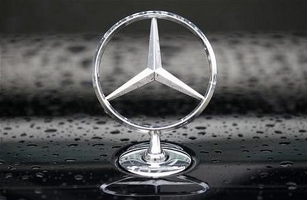 11. Фамилия главы фирмы по выпуску автомашин «Мерседес»...