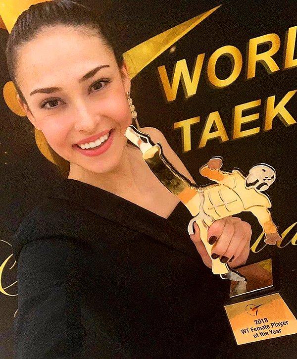 10. Milli sporcumuz İrem Yaman, Dünya Tekvando Federasyonu (WT) tarafından "Yılın Kadın Sporcusu" ödülüne layık görüldü.