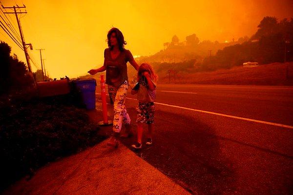13. Kaliforniya tarihinin en büyük yangınından, tüyler ürperten bir an.