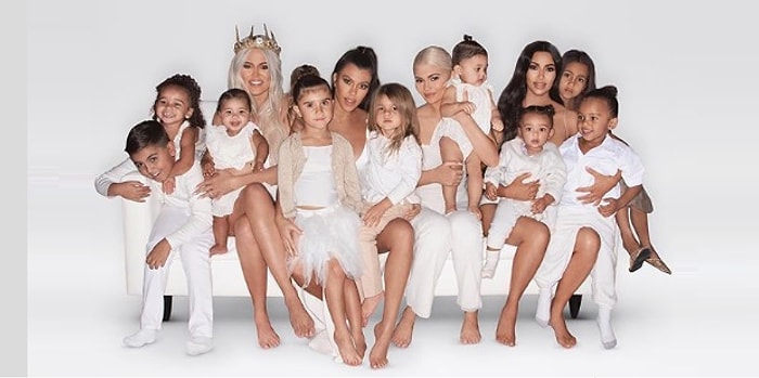 Ким Кардашян впервые устроила семейную рождественскую вечеринку стоимостью 20 млн $ в своем доме