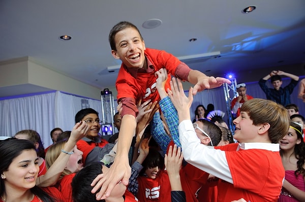 7. «Обычно я всегда нахожусь в центре внимания».