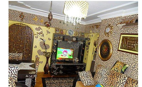 11. Tavanda leopar desenlerinin olmaması evi dekore eden kişinin sadeliğe önem verdiğini gösteriyor.