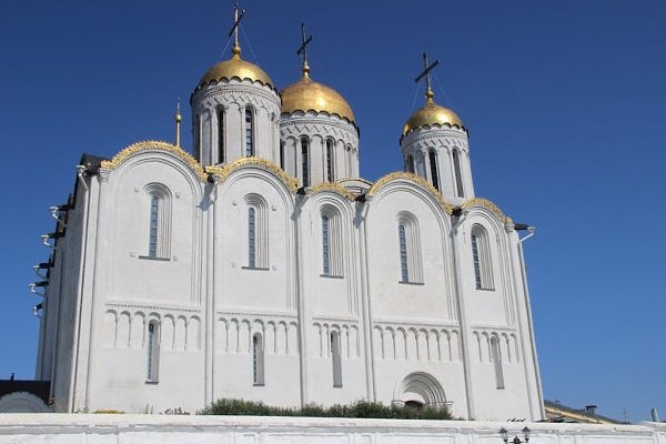 1. Каменные храмы на Руси строились по образцу...