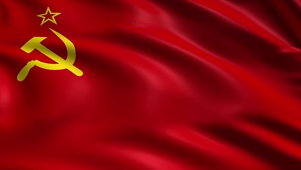 6. В каком фильме впервые в кинематографе появился «красный флаг», ставший потом одним из символов коммунизма?