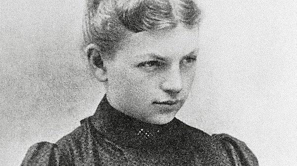 Clara Immerwahr, 21 Haziran 1870 tarihinde Almanya'nın Breslau kentinde dünyaya geldi. Clara'nın babası varlıklı bir çiftçiydi ancak genç kadın çiftlik hayatına en ufak bir ilgi bile duymuyordu.