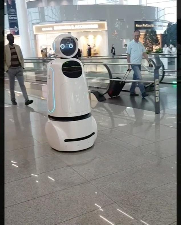 17. Robots in the Seoul airport help tourists with directions!