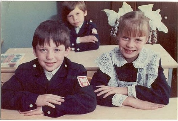 2. Вы или ваши одноклассницы носили белые фартуки в школе?