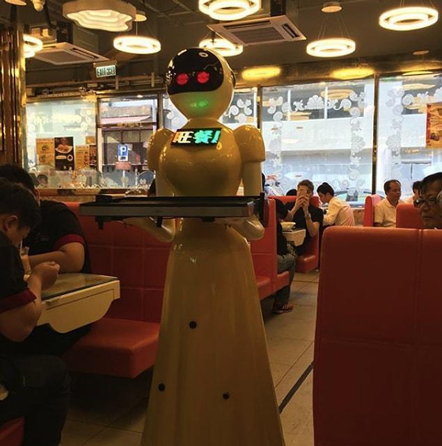 10. From serving dishes to cooking, all is done by robots in several restaurants.