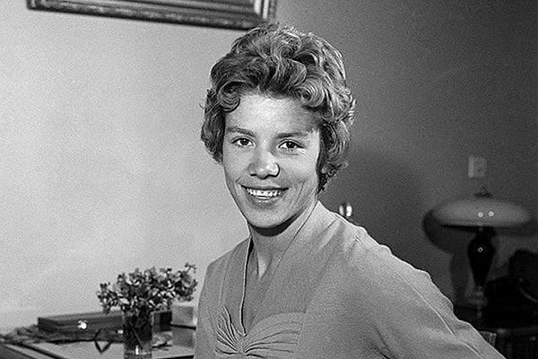 5. Какая спортсменка на Чемпионате Европы по спортивной гимнастике 1957 года выиграла весь комплект золотых медалей?