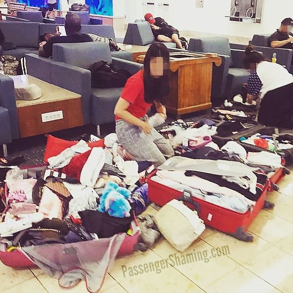 2. За 5 минут до выхода на посадку