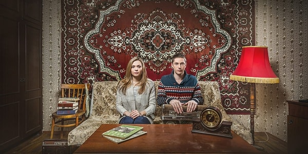 13. У вас дома на стене висит ковер.