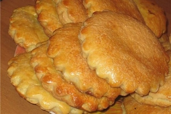 8. Коржик молочный