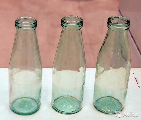 10. Пустая бутылка из под кефира