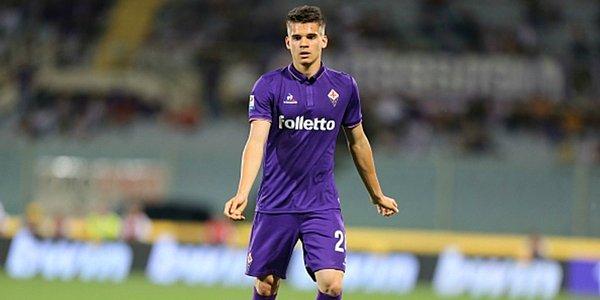 Kısa süre içerisinde dikkat çeken genç isim 2016 yılında 2 milyon euro karşılığında Fiorentina'ya transfer oldu. İtalya'da 2 sezon geçiren genç isim tekrar babasının takımına geri döndü.