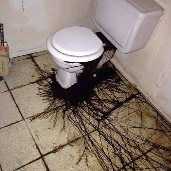 4. Туалет с очень плохой аурой