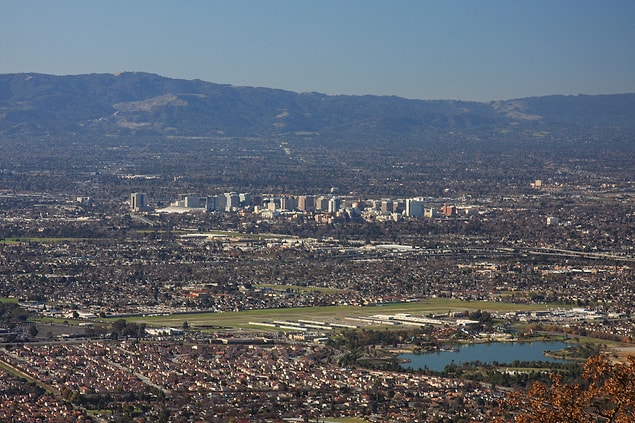 17. Santa Ana, Kaliforniya - 13,672,000