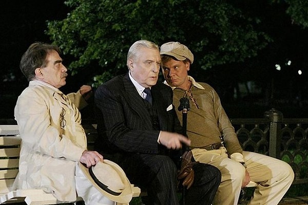 2. Автором произведения "Мастер и Маргарита" является...