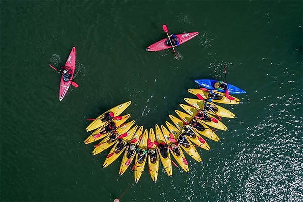 13. "Байдарки в Сингапуре"