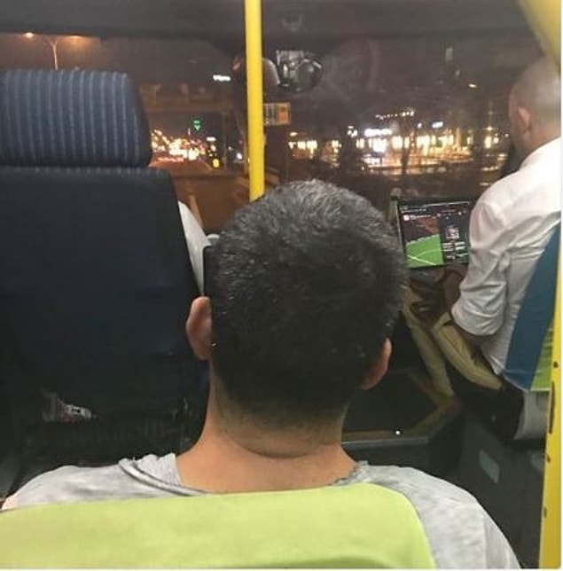 10. Otobüste FM oynamak. Hayatı bu kadar sevsek yeter...