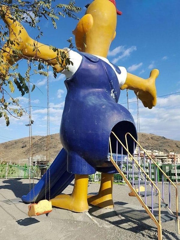 1. Создатель "Дональд Дака" такую площадку вряд ли бы одобрил