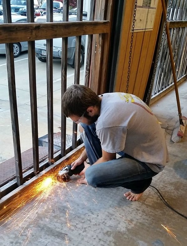 23. Ради работы и ноги не жалко