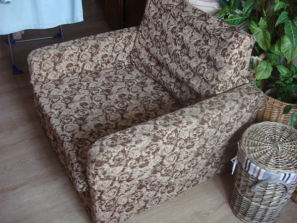 13. Вы настоящий знаток русского языка, если знаете род слова «кресло-кровать».