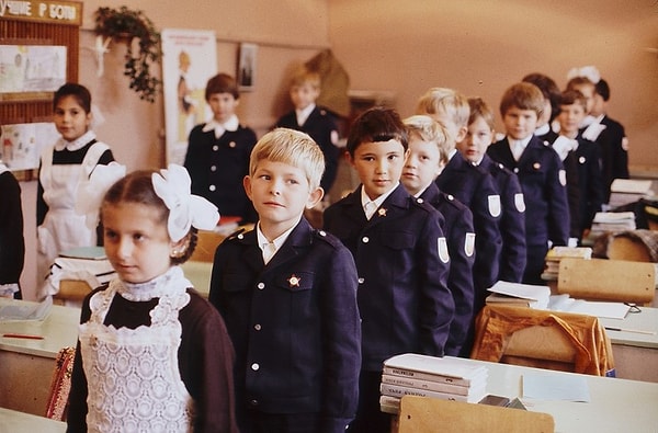 10. Ученик долго болел, а потом пришел на урок и стал шуметь. Что ему скажет учитель?