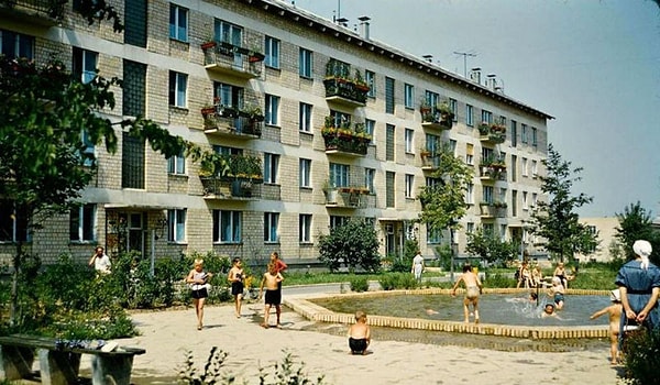 4. Как в народе прозвали 5-этажные дома, которые строились в 60-е годы?
