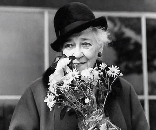 7. В каком городе родилась Фаина Раневская?