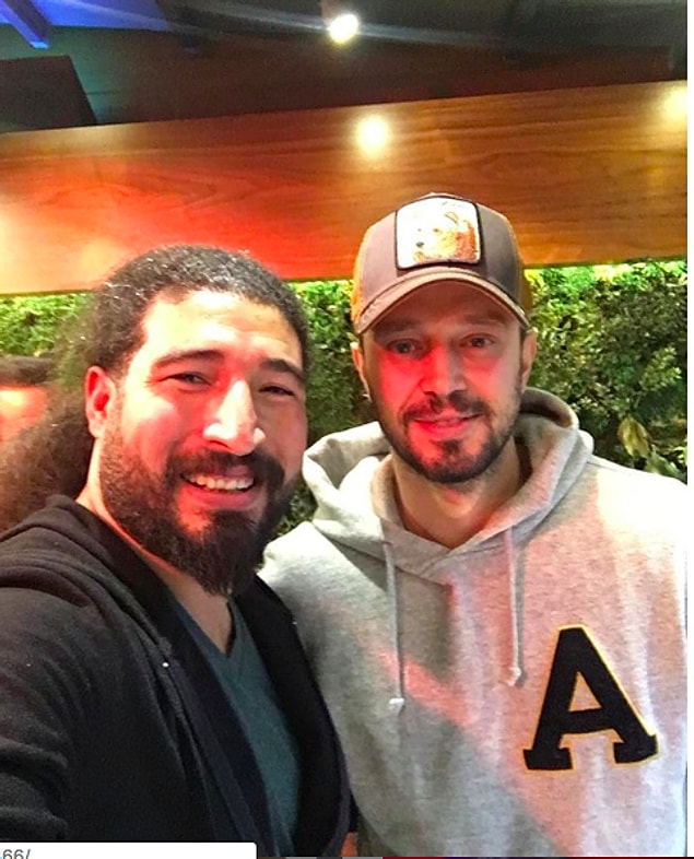 Murat Boz'un ilk şarkıda "finalde olacağını öngördüğü" yarışmacı, Murat Boz'un takımında yer aldı ve ünlü ismi yanıltmadı.