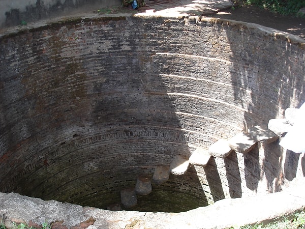 10. Кто пробурил Кольскую сверхглубокую скважину?