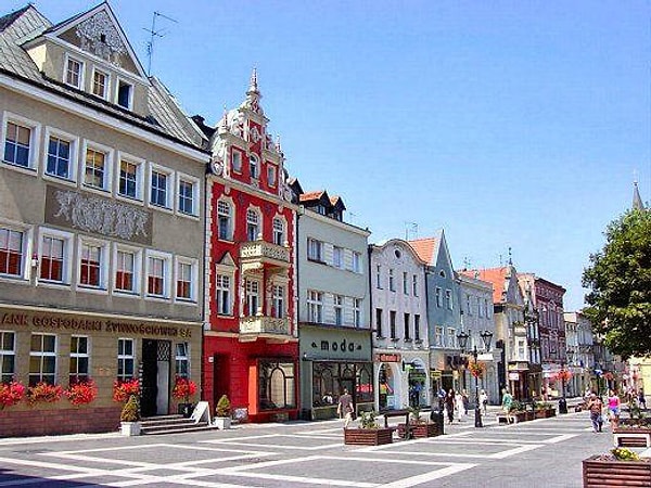 7. В каком городе Польши проводился традиционный фестиваль советской песни?