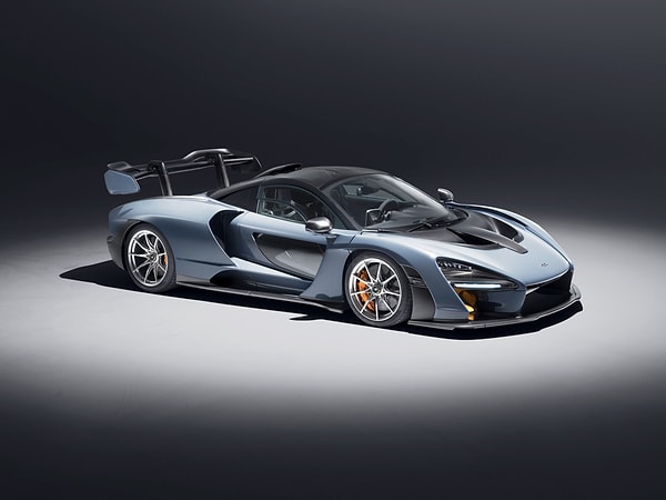 10. Логотип какой марки автомобиля состоит из трех красных бриллиантов?