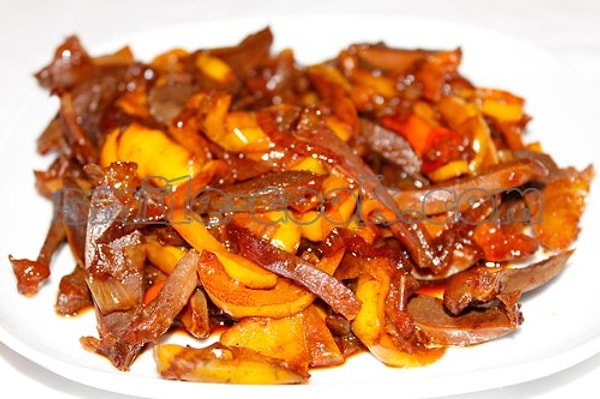 11. Тушеные куриные желудки