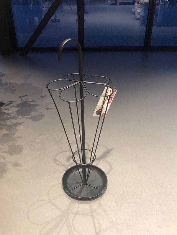 3. Подставка для зонтов в виде зонта