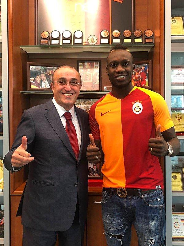 Golcü oyuncu 10 milyon euro karşılığında Galatasaray'a transfer oldu.