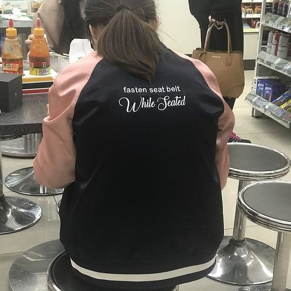 25. «Пристегивайте ремни безопасности». И почему не пристегнула?!