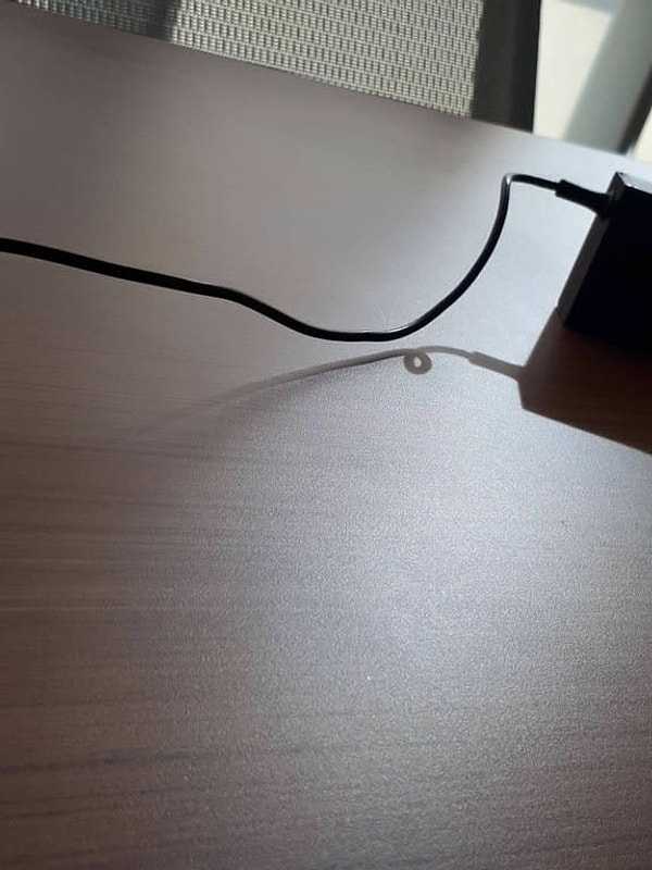 10. Видите эту тень? По-моему, тут что-то не то…