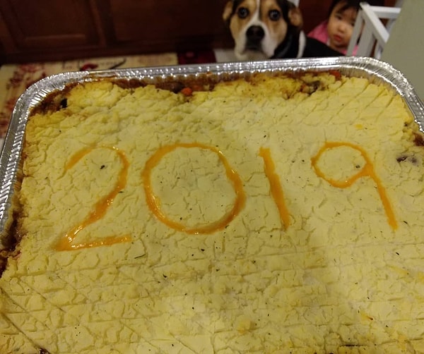 6. "Хозяин замутил что-то вкусненькое на Новый год"