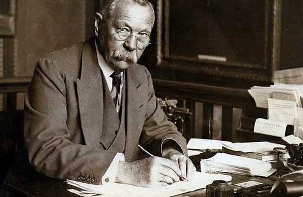 1. Кем по образованию был писатель Конан Дойл, создавший образ Шерлока Холмса?