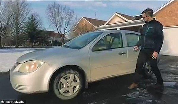 Yeni Zelanda'ya taşındığı için 2. el arabasını elden çıkarmaya çalışan Reid Zandbelt, satmaya çalıştığı arabasına çektiği videoda, aracının özelliklerine vurgu yapıyor. Bunu da ezber bozan bir şekilde yapıyor.