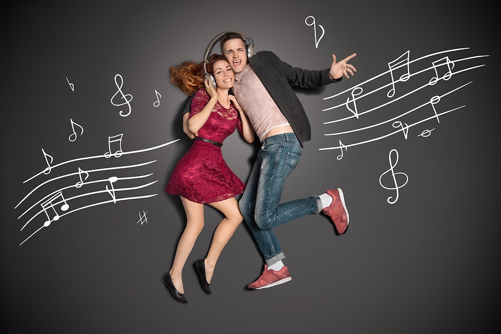 Sevgililer Günü'nde Dinlemen Gereken Şarkıyı Söylüyoruz!