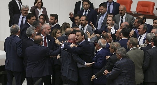 Yeşil Sahalardan Siyasete: 'VAR' Uygulaması Meclis'e Geliyor