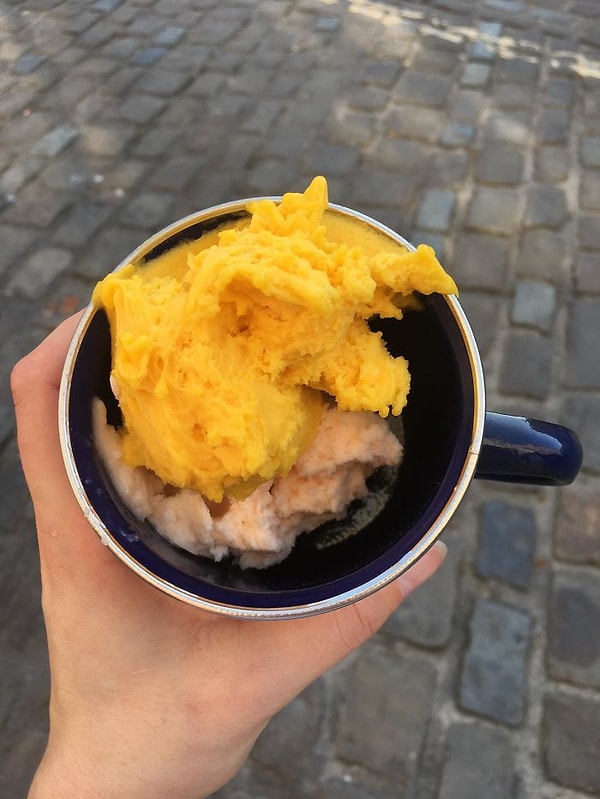 15. Сегодня уговорил продавца мороженого положить мне его в мою чашку, вместо того, чтобы использовать пластиковую